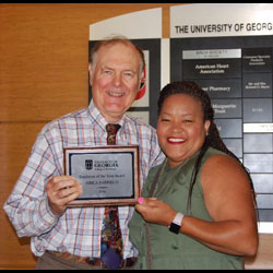 Arica Barfield Named 2016 College of Pharmacy Employee of the Year