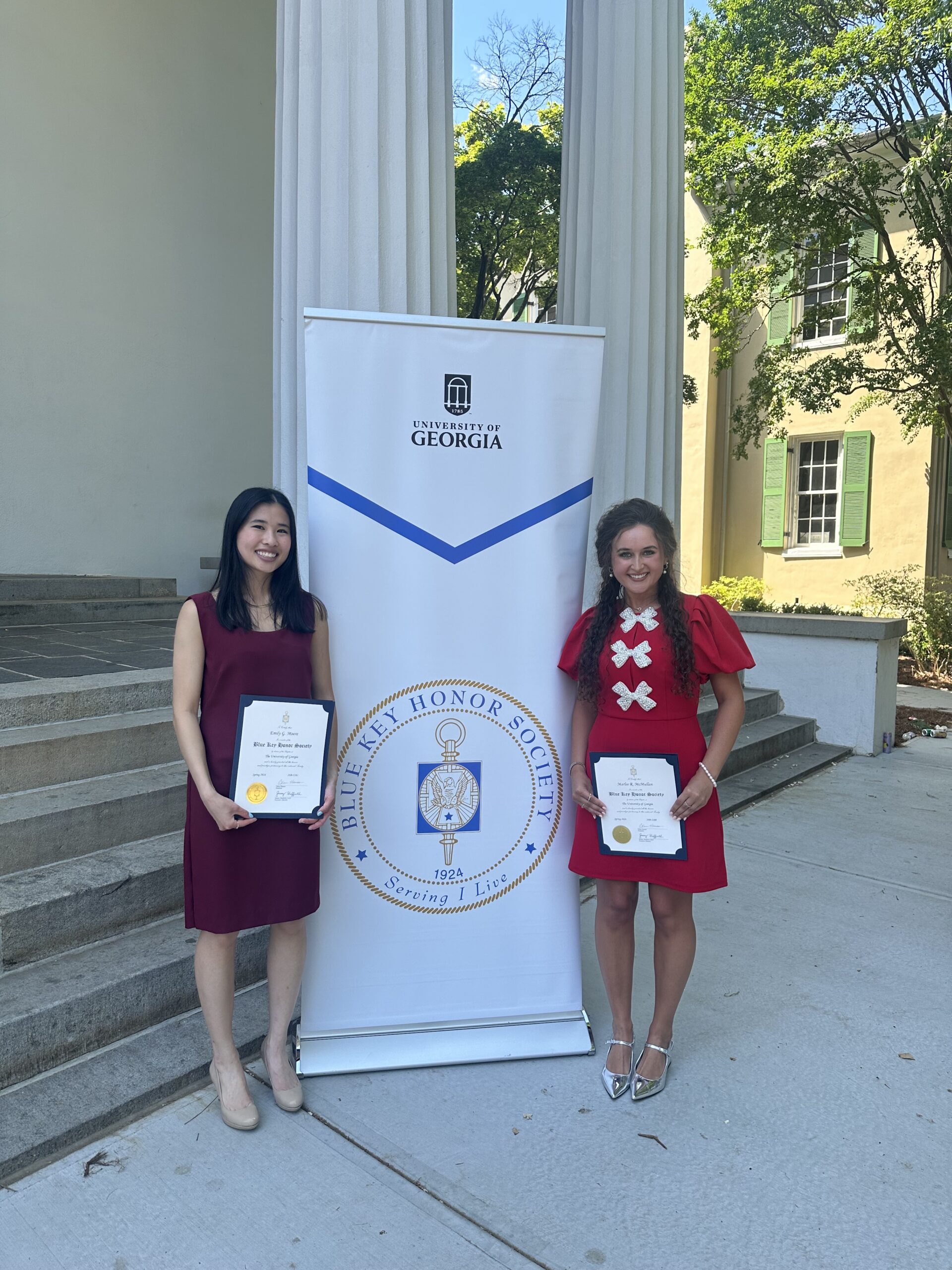 Marlee McMullan and Emily Moore Honored as UGA Blue Key Society Inductees